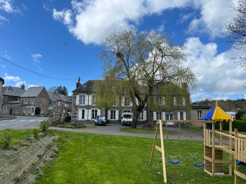 La Maison Des Amis En Normandie Pontfarcy Exterior foto